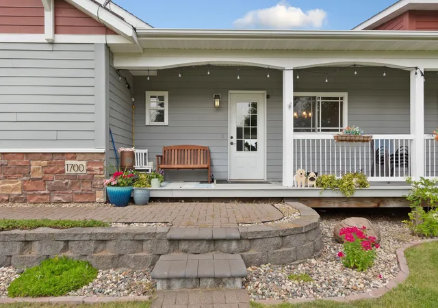 Photo 3 of Single family home for sale at 1700 Wood Duck St, Saint Peter, MN 56082 | MLS# 7114063 | Listing updated on 2026-08-25