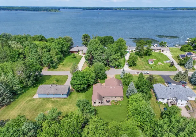 Photo 2 of Single family home for sale at 3123 Crestwood Dr Ne, Alexandria, MN 56308 | MLS# 7114066 | Listing updated on 2026-10-12