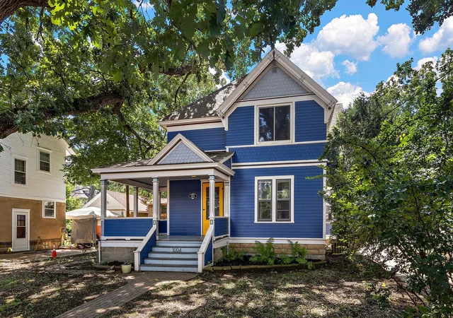 Photo 3 of Single family home for sale at 1004 Center St W, Rochester, MN 55902 | MLS# 7114109 | Listing updated on 2026-09-13