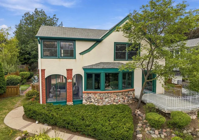Photo 3 of Single family home for sale at 4120 Queen Ave S, Minneapolis, MN 55410 | MLS# 7114114 | Listing updated on 2026-10-08