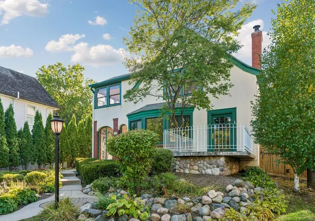 Photo 4 of Single family home for sale at 4120 Queen Ave S, Minneapolis, MN 55410 | MLS# 7114114 | Listing updated on 2026-10-08