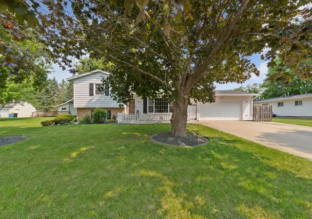 2nd image of 470 16Th St Ne, Owatonna, MN 55060 | MLS# 7114115
