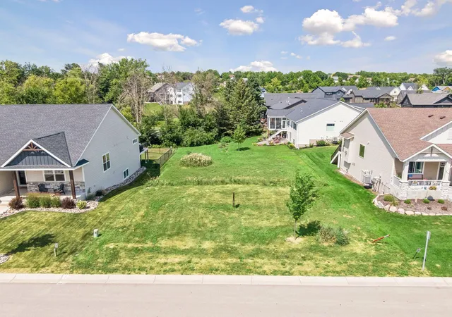 1st image of 1946 Woods Pt, Waconia, MN 55387 | MLS# 7114122