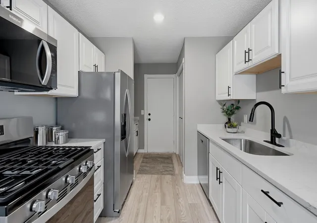 Photo 4 of Single family home for sale at 4980 Grenwich Trl N, Saint Paul, MN 55128 | MLS# 7114129 | Listing updated on 2026-08-17