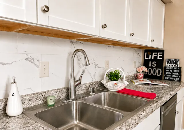 Photo 3 of Sale Pending at 2518 Fremont Ave N, Minneapolis, MN 55411 | MLS# 7114130 | Listing updated on 2026-08-25