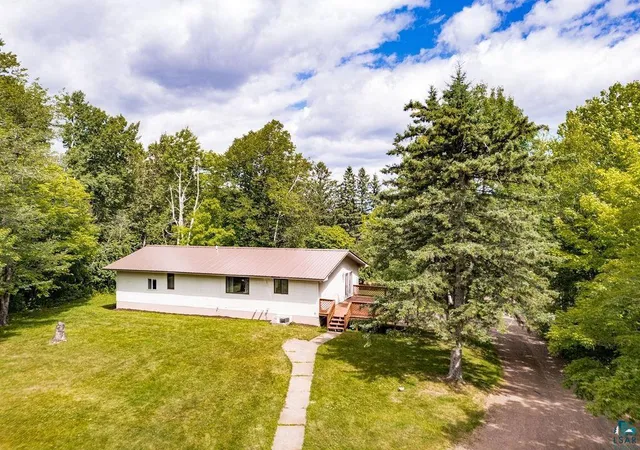2nd image of 5025 Reid Rd, Duluth, MN 55803 | MLS# 7114204
