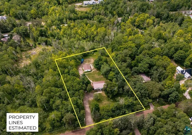 3rd image of 5025 Reid Rd, Duluth, MN 55803 | MLS# 7114204