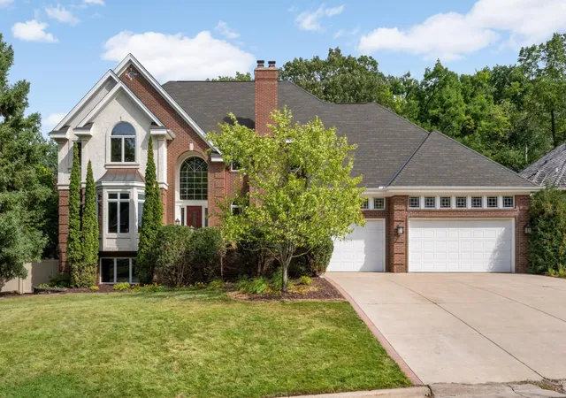 Photo 1 of Single family home for sale at 14709 White Oak Dr, Burnsville, MN 55337 | MLS# 7114206 | Listing updated on 2026-09-14