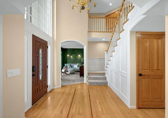 Photo 4 of Single family home for sale at 14709 White Oak Dr, Burnsville, MN 55337 | MLS# 7114206 | Listing updated on 2026-09-14