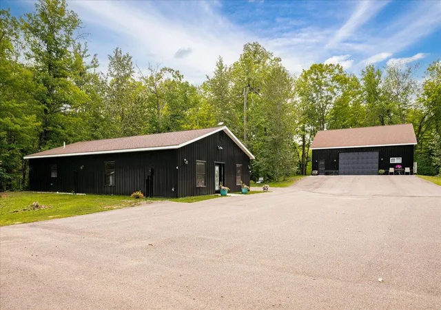 Photo 1 of Single family home for sale at 5841 Spruce Ln, Duluth, MN 55811 | MLS# 7114242 | Listing updated on 2026-09-17