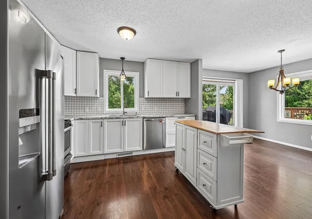 2nd image of 905 Walnut St, Farmington, MN 55024 | MLS# 7114259