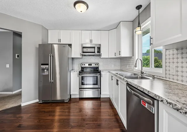 3rd image of 905 Walnut St, Farmington, MN 55024 | MLS# 7114259