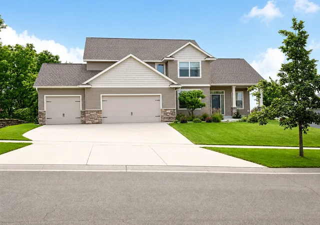 Photo 1 of Sale Pending at 1892 Shannon Oaks Blvd Ne, Rochester, MN 55906 | MLS# 7114308 | Listing updated on 2026-09-23