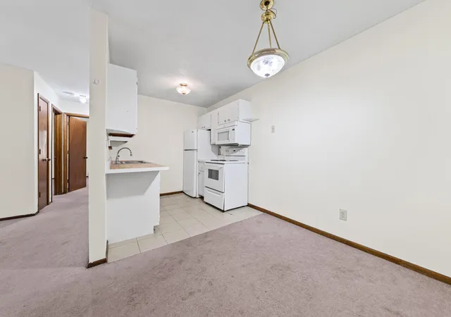 Listing Photo 3 - Condo for sale in building located at 6007 W Broadway Ave, New Hope, MN 55428 - Unit #303