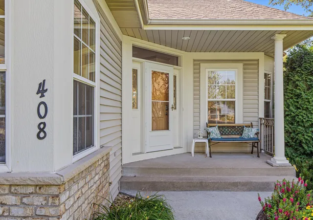 4th image of 408 Holly Ln N, Saint Paul, MN 55128 | MLS# 7114406
