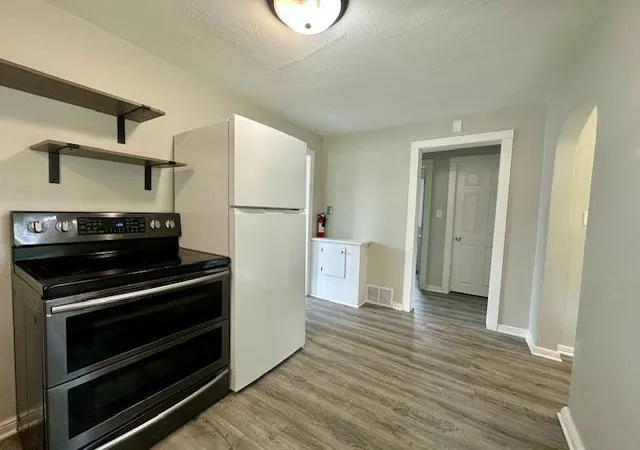 Photo 3 of Single family home for sale at 521 5th Avenue E, Alexandria, MN 56308 | MLS# 7114442 | Listing updated on 2026-09-23