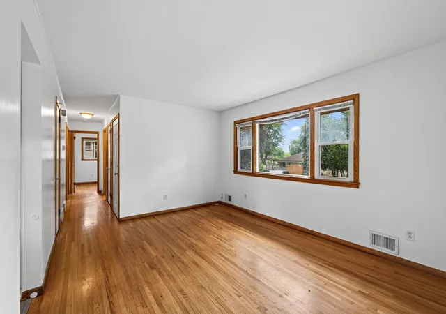 Listing Photo 5 - Condo for sale in building located at 4509 Fillmore St NE, Minneapolis, MN 55421