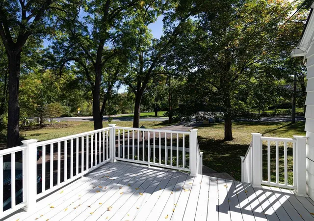 Photo 4 of Single family home for sale at 26270 Smithtown Rd, Excelsior, MN 55331 | MLS# 7114466 | Listing updated on 2026-10-07