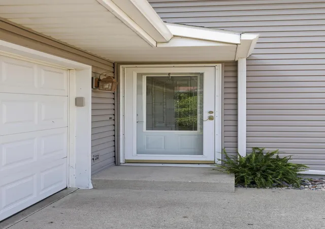 Photo 2 of Single family home for sale at 2523 33rd Avenue S, Moorhead, MN 56560 | MLS# 7114478 | Listing updated on 2026-09-17