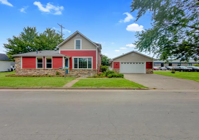 2nd image of 616 N Pierce Ave, New Richmond, WI 54017 | MLS# 7114480