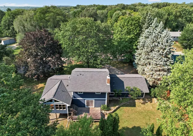 3rd image of 2144 Valley View Pl, Saint Paul, MN 55119 | MLS# 7114486