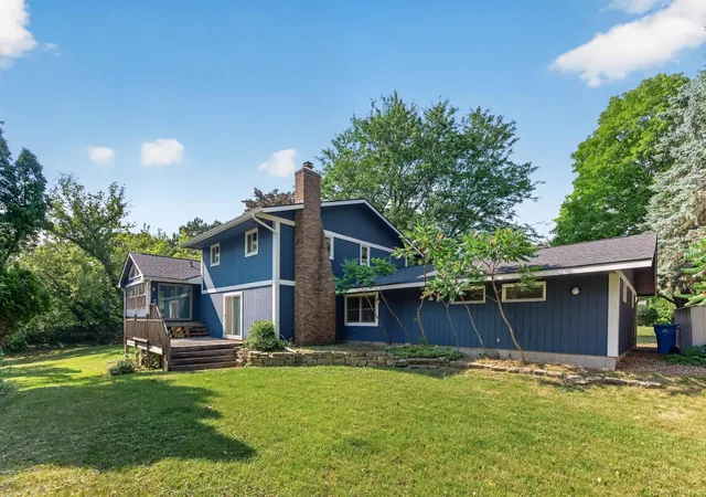 Photo 3 of Single family home for sale at 2144 Valley View Pl, Saint Paul, MN 55119 | MLS# 7114486 | Listing updated on 2026-10-22