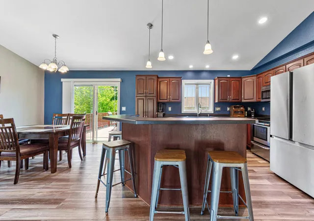 Photo 2 of Single family home for sale at 895 Lee St Ne, Owatonna, MN 55060 | MLS# 7114490 | Listing updated on 2026-10-14