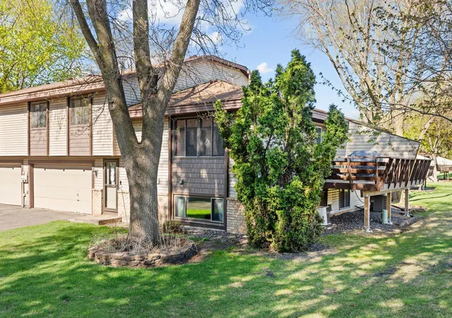 Photo 3 of Single family home for sale at 3716 Brookdale Cir N, Minneapolis, MN 55443 | MLS# 7114504 | Listing updated on 2026-07-24