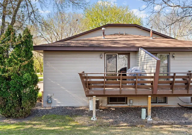 Photo 3 of Single family home for sale at 3716 Brookdale Cir N, Minneapolis, MN 55443 | MLS# 7114504 | Listing updated on 2026-07-24
