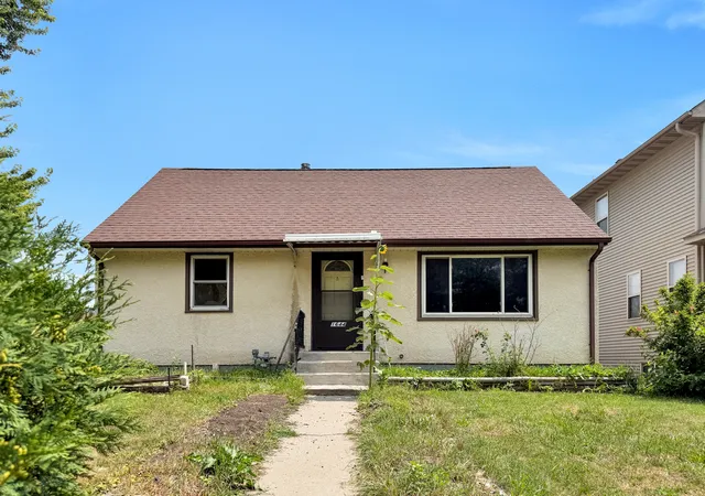 Photo 1 of Sale Pending at 1644 Woodbridge St, Saint Paul, MN 55117 | MLS# 7114510 | Listing updated on 2026-08-04