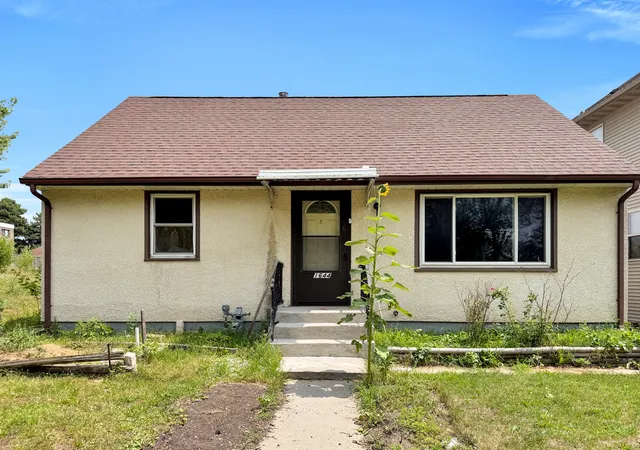 Photo 3 of Sale Pending at 1644 Woodbridge St, Saint Paul, MN 55117 | MLS# 7114510 | Listing updated on 2026-08-04