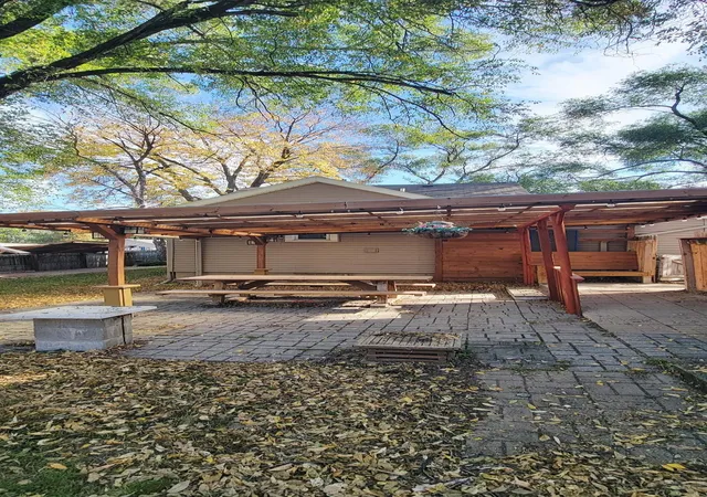 Photo 3 of Sale Pending at 1418 Central Ave N, Faribault, MN 55021 | MLS# 7114516 | Listing updated on 2026-10-19
