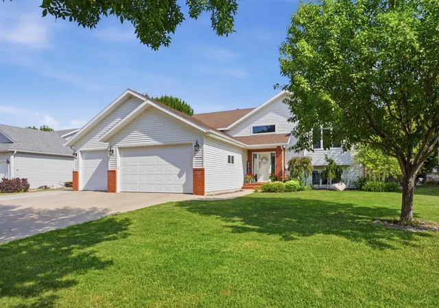 Photo 3 of Sale Pending at 3515 44th Avenue S, Fargo, ND 58104 | MLS# 7114541 | Listing updated on 2026-08-13