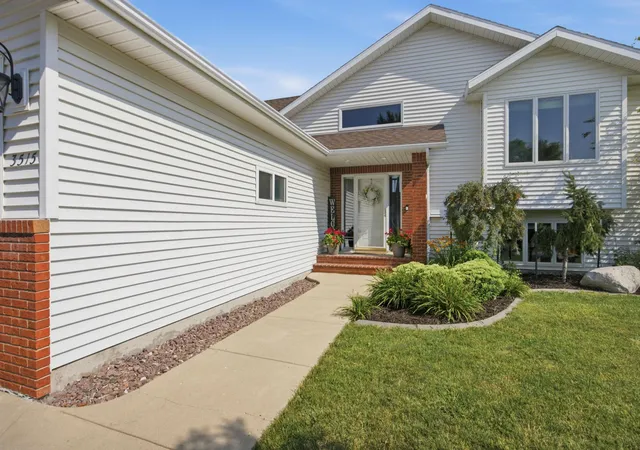 Photo 3 of Sale Pending at 3515 44th Avenue S, Fargo, ND 58104 | MLS# 7114541 | Listing updated on 2026-08-13