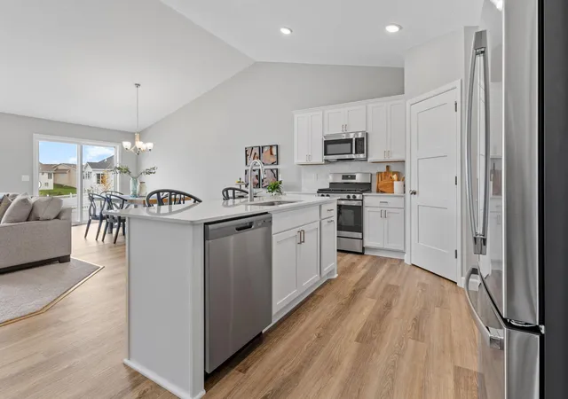image of 810 Walnut Ct, Hanover, MN 55341 | MLS# 7114562
