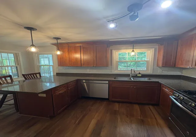 3rd image of 8935 Pine Bluff Ct, Eden Prairie, MN 55347 | MLS# 7114565