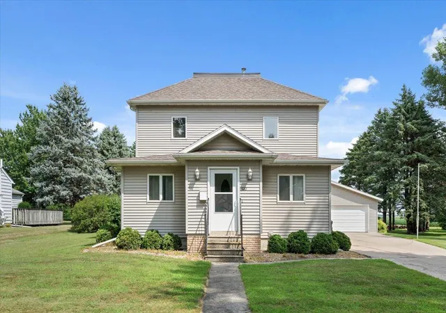 Photo 3 of Single family home for sale at 320 North St E, Amboy, MN 56010 | MLS# 7114646 | Listing updated on 2026-10-07