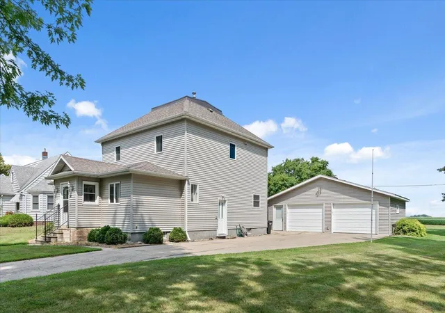 Photo 4 of Single family home for sale at 320 North St E, Amboy, MN 56010 | MLS# 7114646 | Listing updated on 2026-10-07