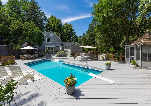 2nd image of 3865 Hillcrest Rd, Wayzata, MN 55391 | MLS# 7114651