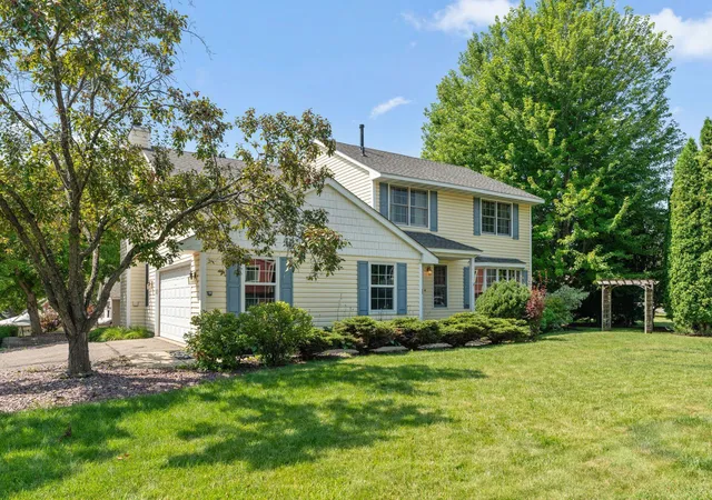 Photo 1 of Single family home for sale at 8020 Hidden Ct, Chanhassen, MN 55317 | MLS# 7114655 | Listing updated on 2026-09-06