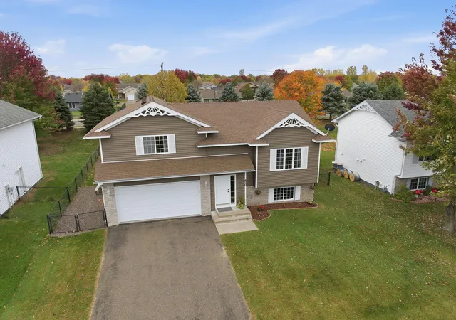 Photo 1 of Single family home for sale at 420 Moline Loop NW, Isanti, MN 55040 | MLS# 7114673 | Listing updated on 2026-10-22