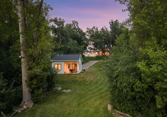 3rd image of 3305 Fairchild Ave, Wayzata, MN 55391 | MLS# 7114685