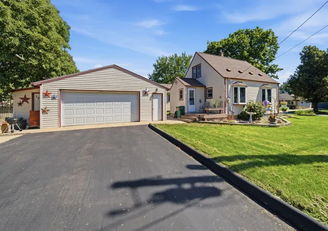 Photo 1 of Single family home for sale at 1253 8th Avenue Se, Rochester, MN 55904 | MLS# 7114696 | Listing updated on 2026-08-31