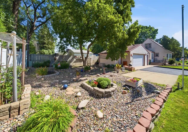 Photo 4 of Single family home for sale at 1253 8th Avenue SE, Rochester, MN 55904 | MLS# 7114696 | Listing updated on 2026-08-31