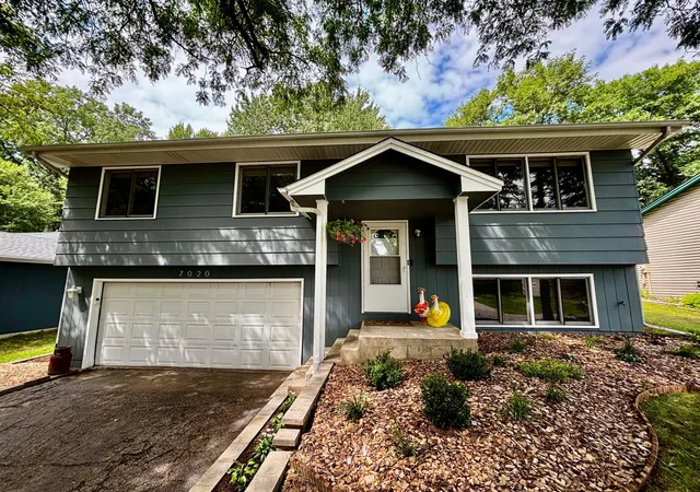 1st image of 7020 Springhill Cir, Eden Prairie, MN 55346 | MLS# 7114701