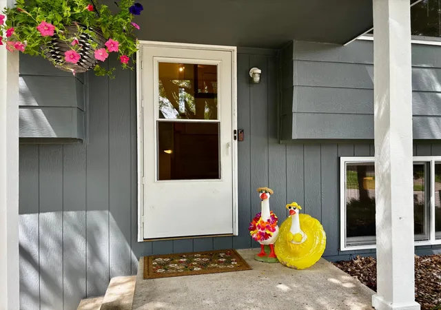 2nd image of 7020 Springhill Cir, Eden Prairie, MN 55346 | MLS# 7114701