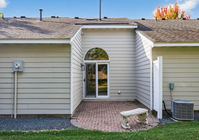 Photo 19 of Sale Pending at 801 Southcross Dr E, Burnsville, MN 55306 | MLS# 7114714 | Listing updated on 2026-08-18