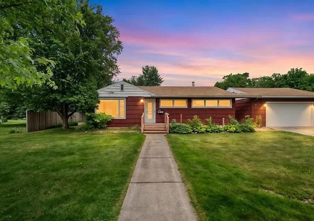 1st image of 703 28th St, Cloquet, MN 55720 | MLS# 7114729