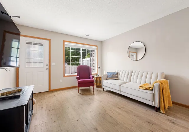 3rd image of 1229 Highpoint Curv, Shakopee, MN 55379 | MLS# 7114751