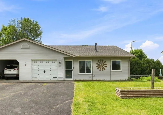 1st image of 1880 Windmill Dr, Baldwin, WI 54002 | MLS# 7114755